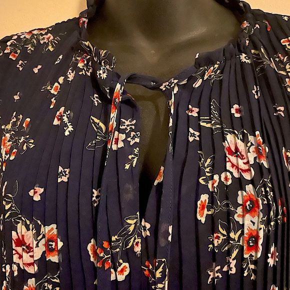 Feminine & Fabulous Navy and Sage Tunic